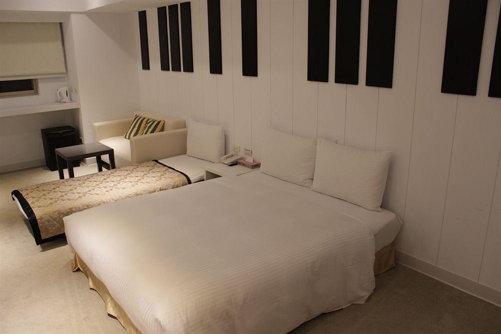 Hotel Ximen 135 House à Taipei Extérieur photo
