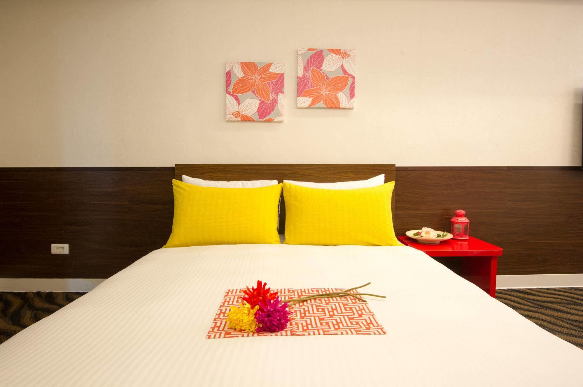 Hotel Ximen 135 House à Taipei Extérieur photo
